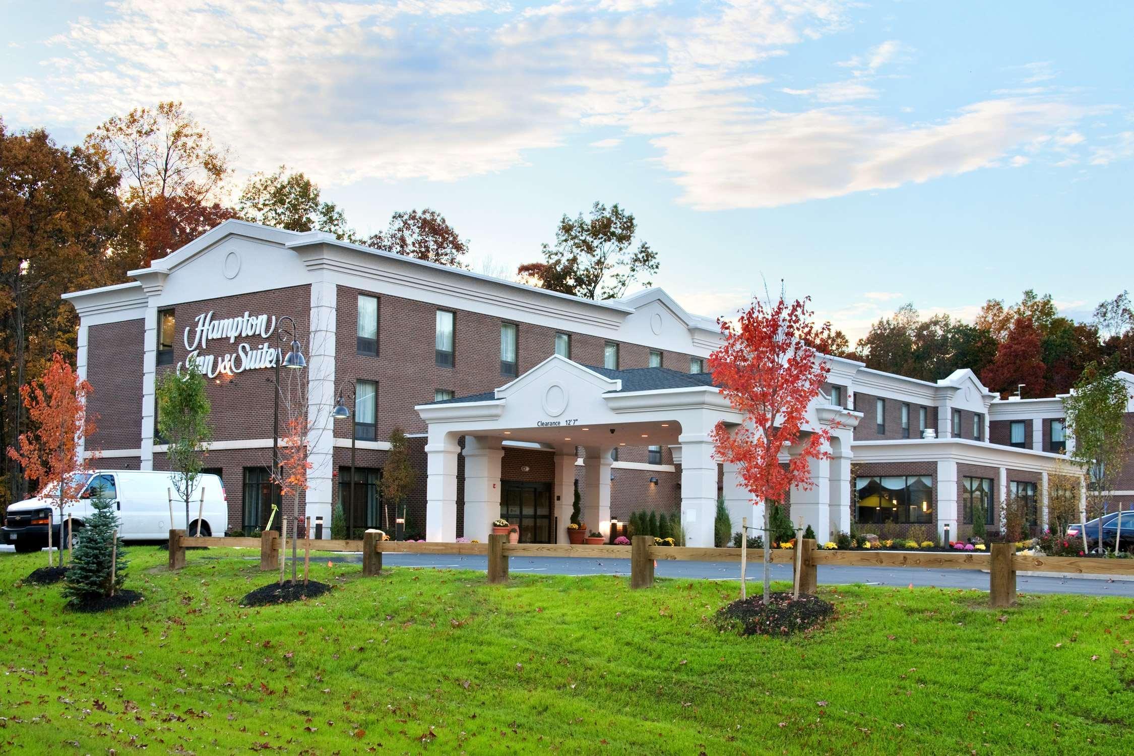 Hampton Inn And Suites Hartford/Farmington Exterior foto