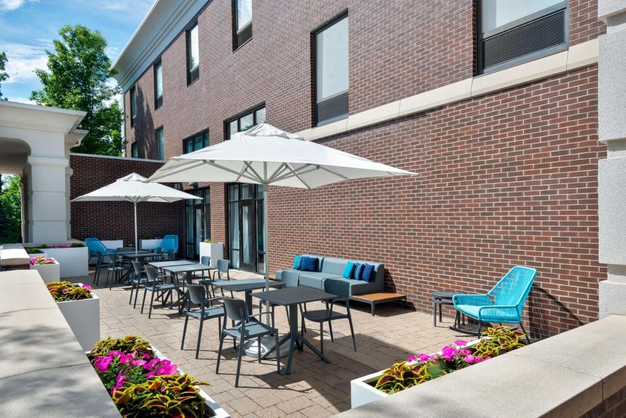 Hampton Inn And Suites Hartford/Farmington Exterior foto